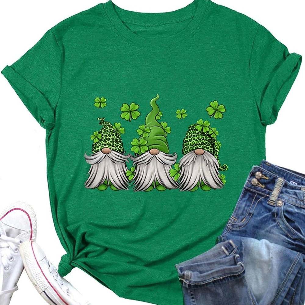 Charming Green Gnome Graphic Tee- size M